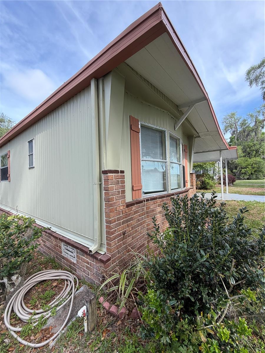 WATER WHEEL ADULT MOBILE HOME - Residential