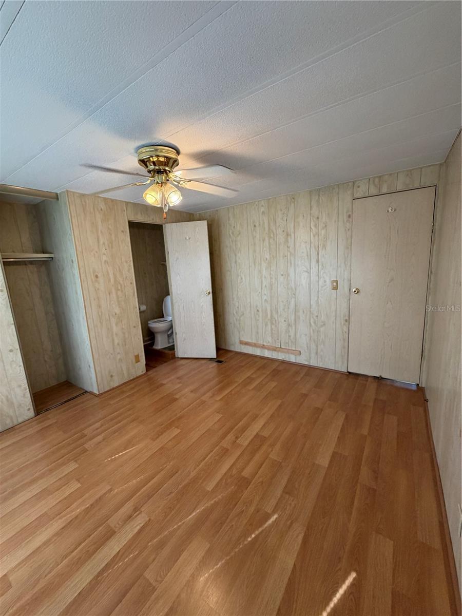 WATER WHEEL ADULT MOBILE HOME - Residential