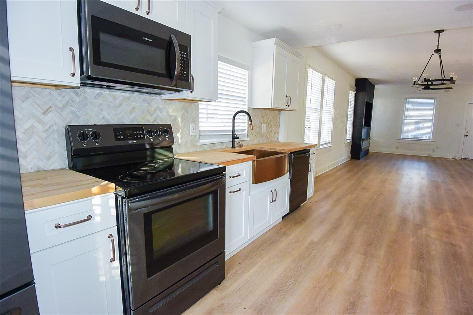 ARLINGTON HEIGHTS - Residential