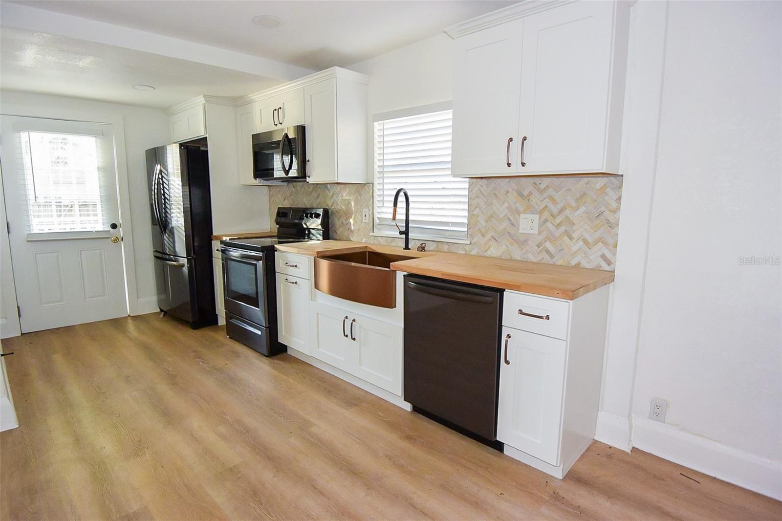 ARLINGTON HEIGHTS - Residential