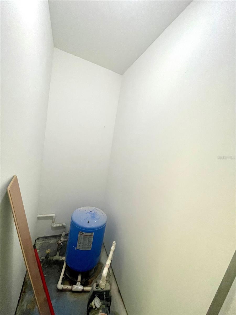 LAKE BRYANT SHORES - Residential