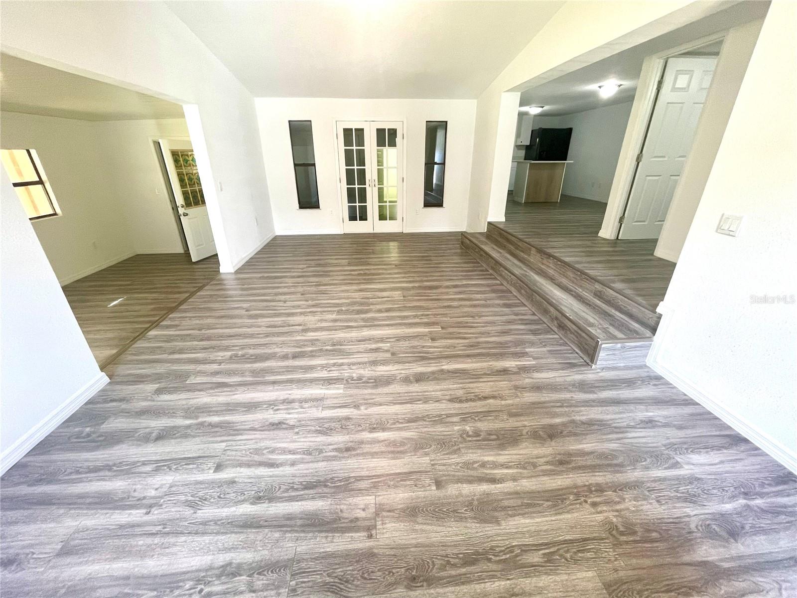 LAKE BRYANT SHORES - Residential