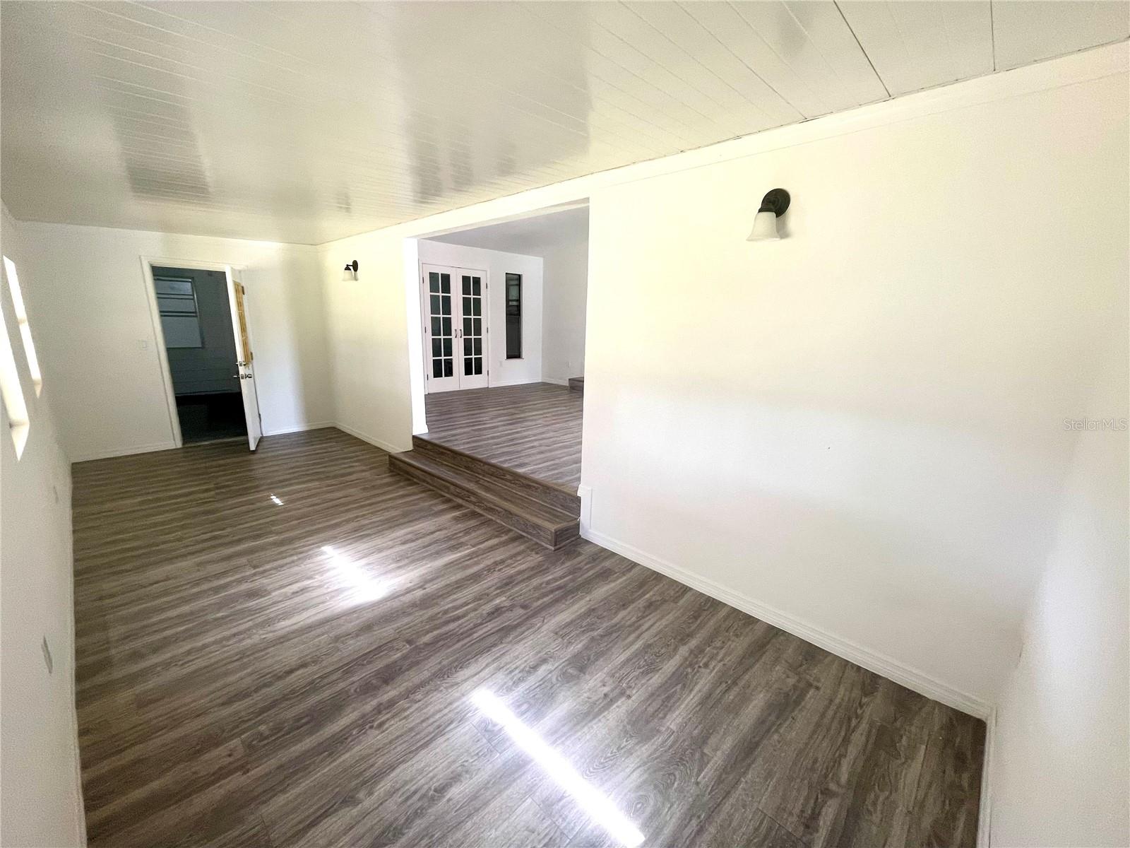 LAKE BRYANT SHORES - Residential