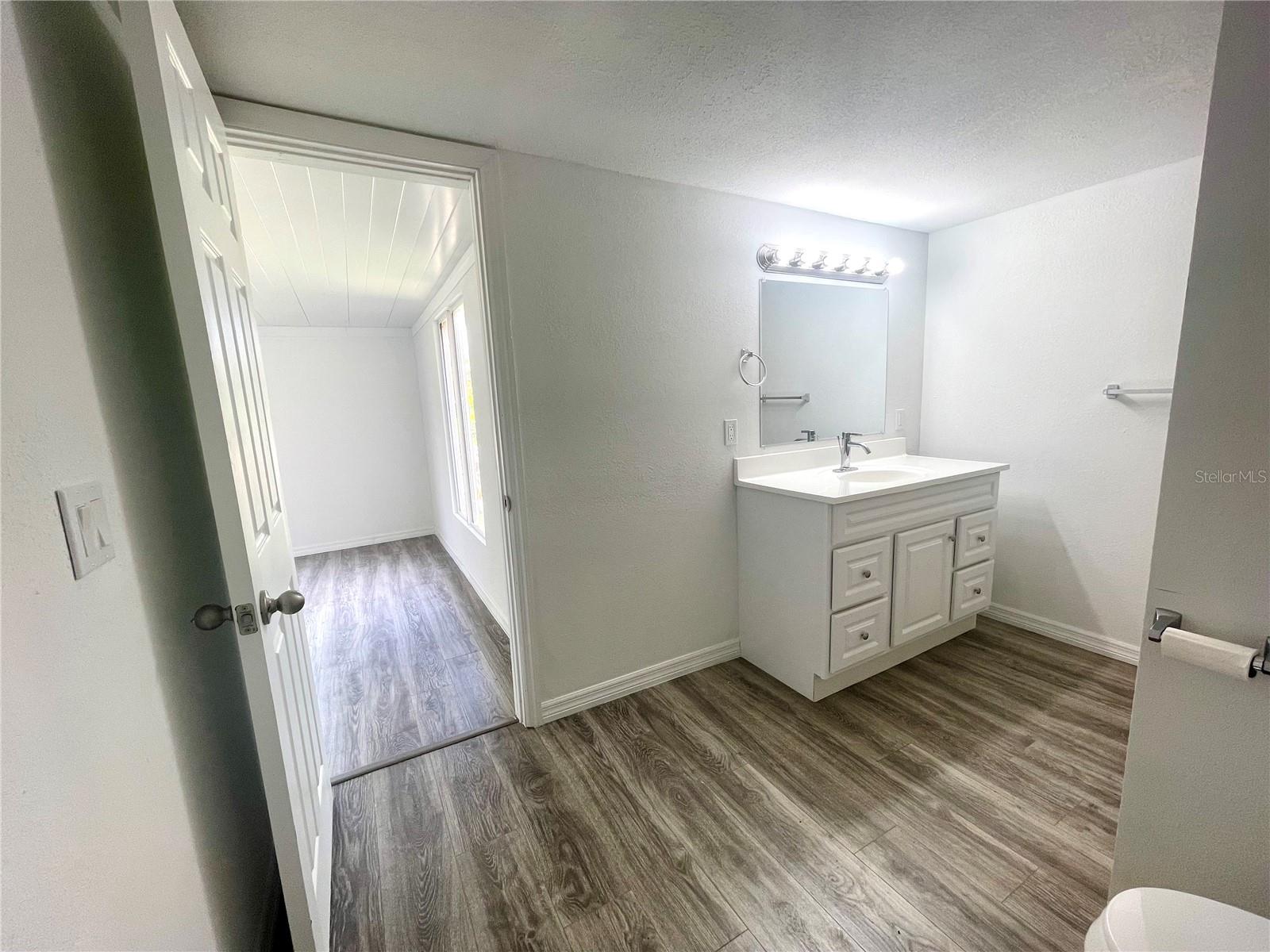 LAKE BRYANT SHORES - Residential