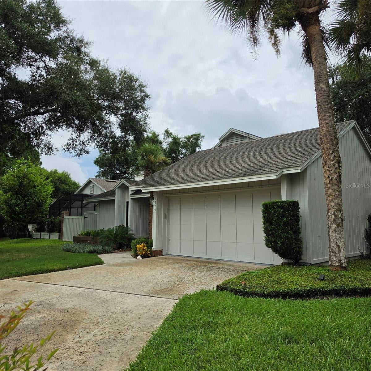 2525 THICKET RIDGE COURT