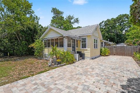 Photo of 2827 9th Avenue N, St Petersburg, FL 33713 (MLS # TB8505963)