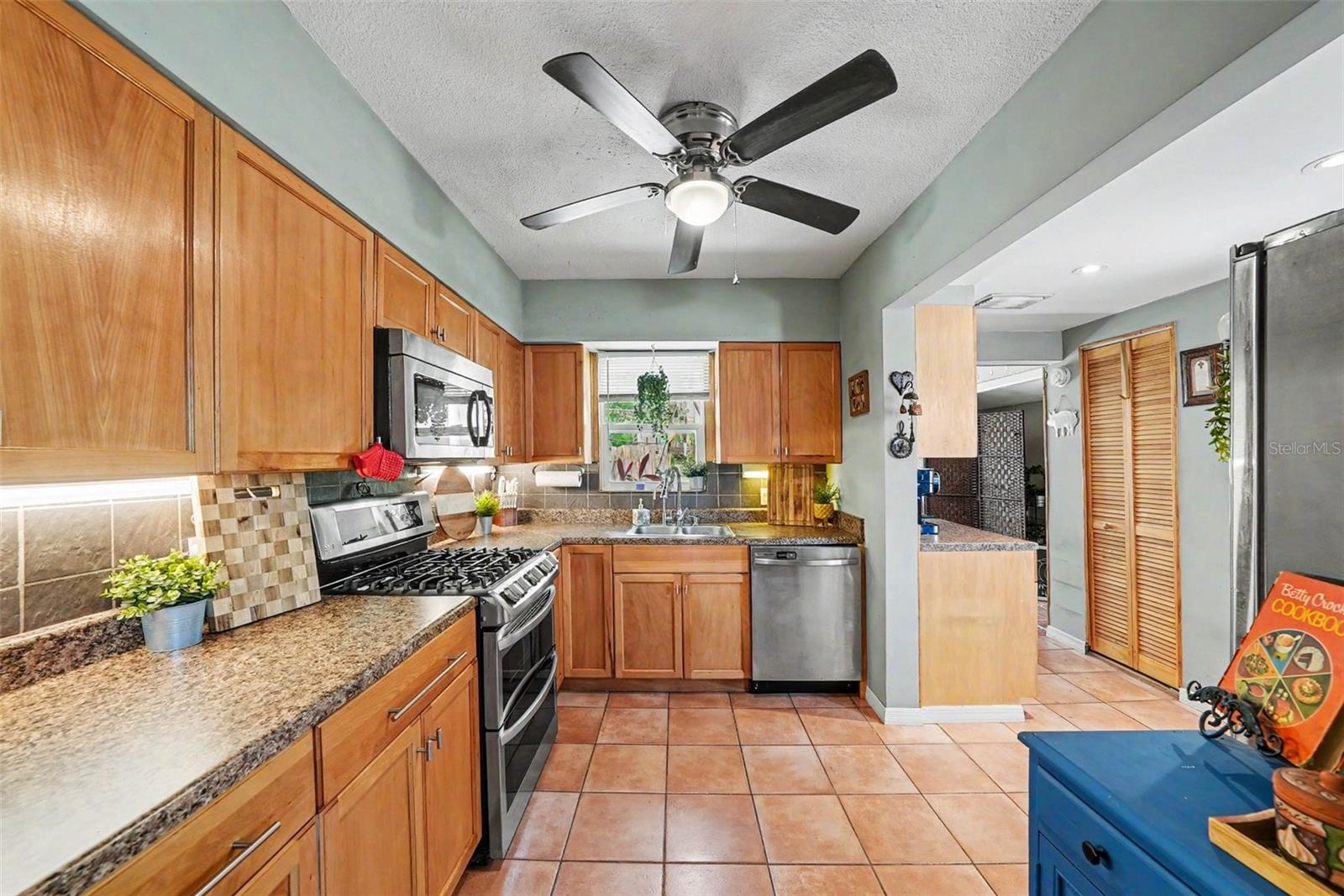 FLORAL VILLA ESTATES - Residential