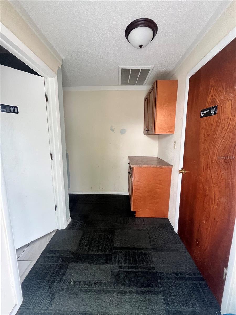 CONGRESS PLAZA - Commercial Lease