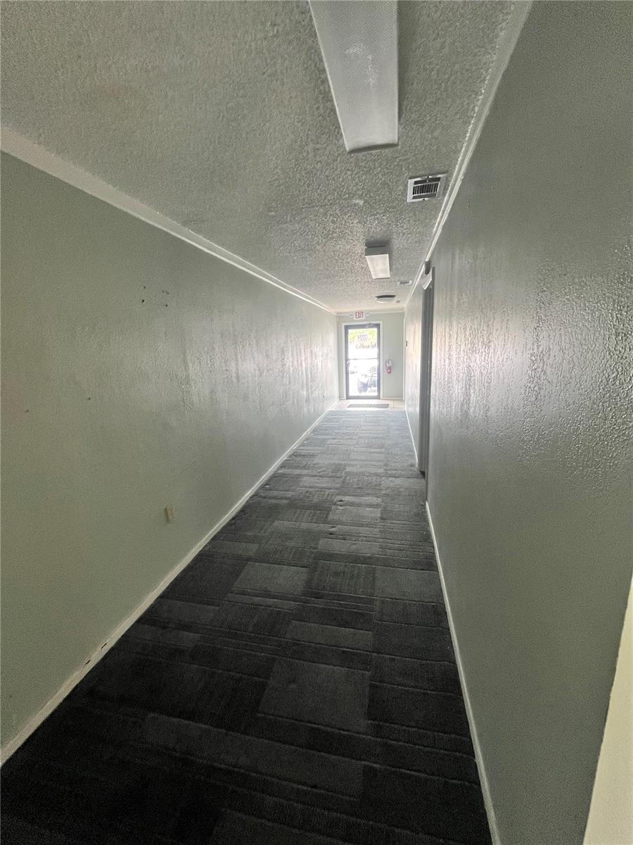 CONGRESS PLAZA - Commercial Lease