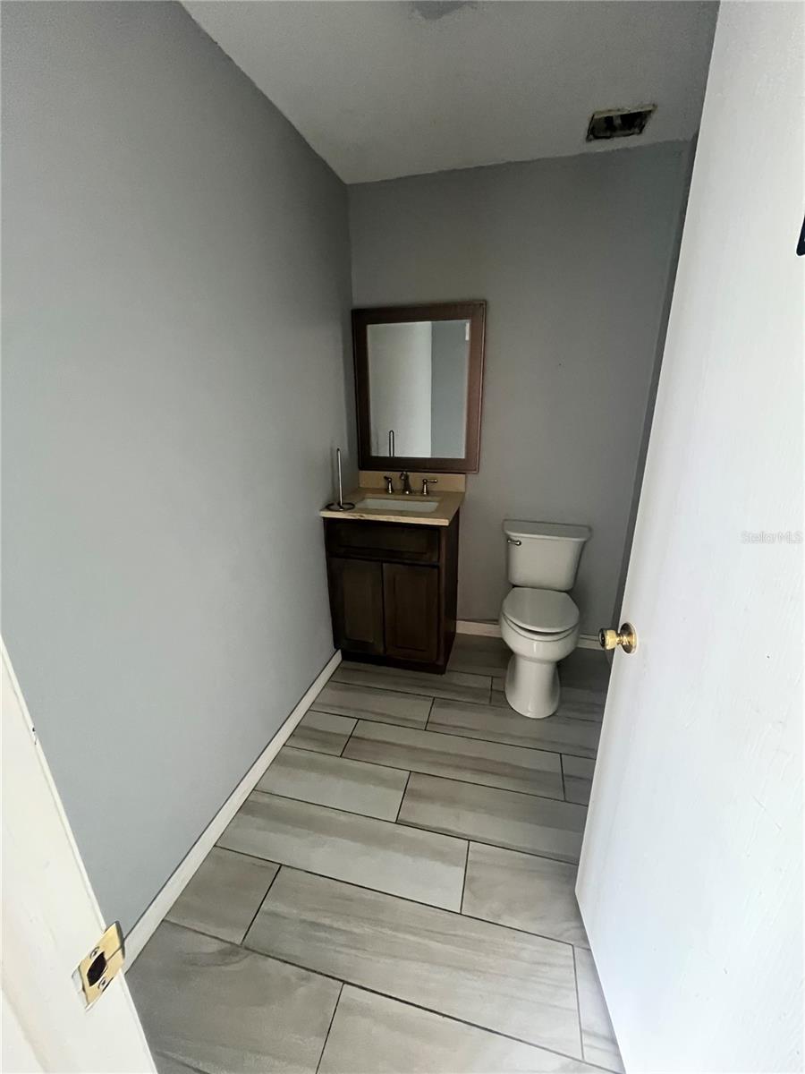 CONGRESS PLAZA - Commercial Lease