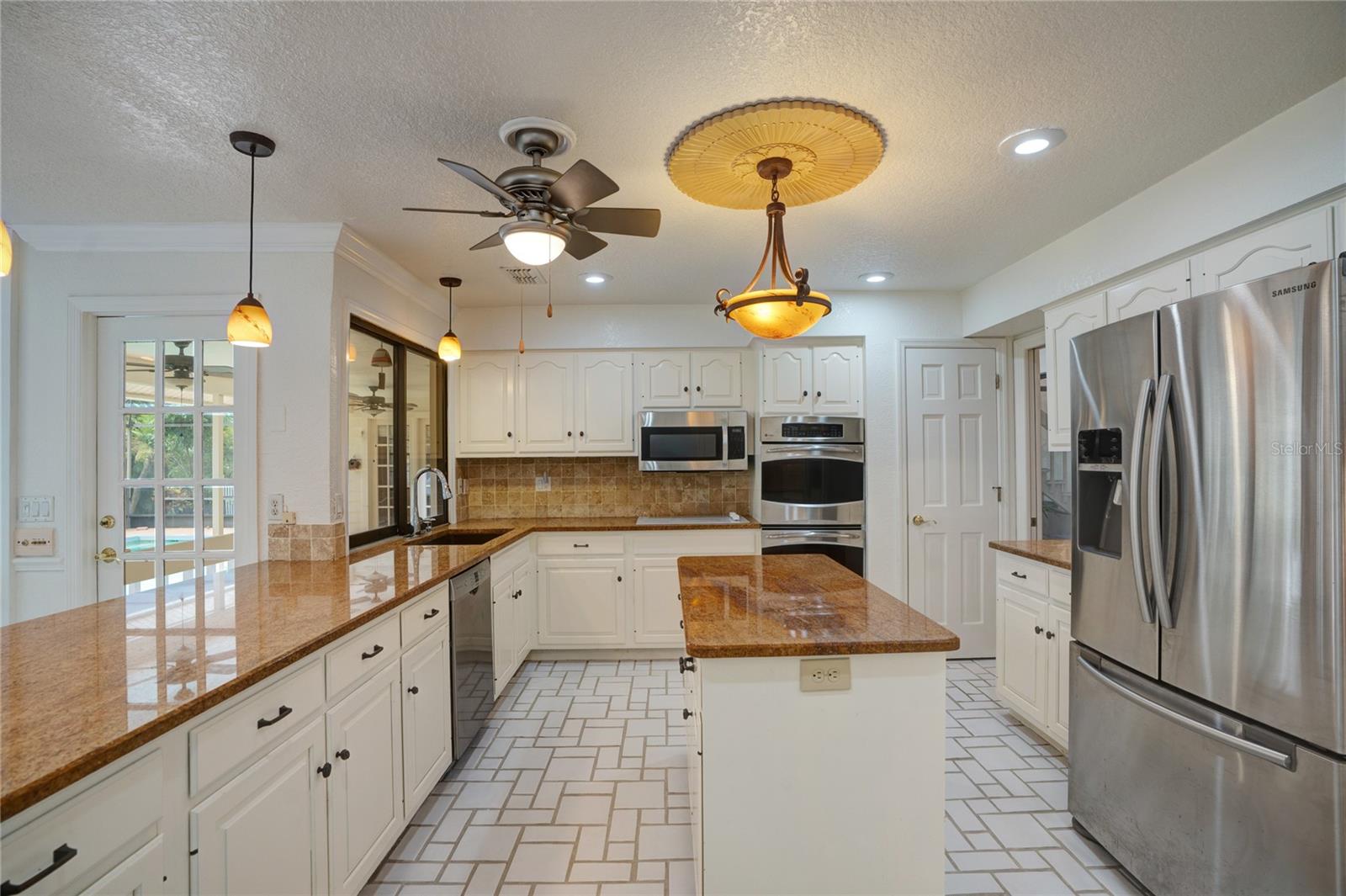 COUNTRY CLUB OF SARASOTA THE - Residential