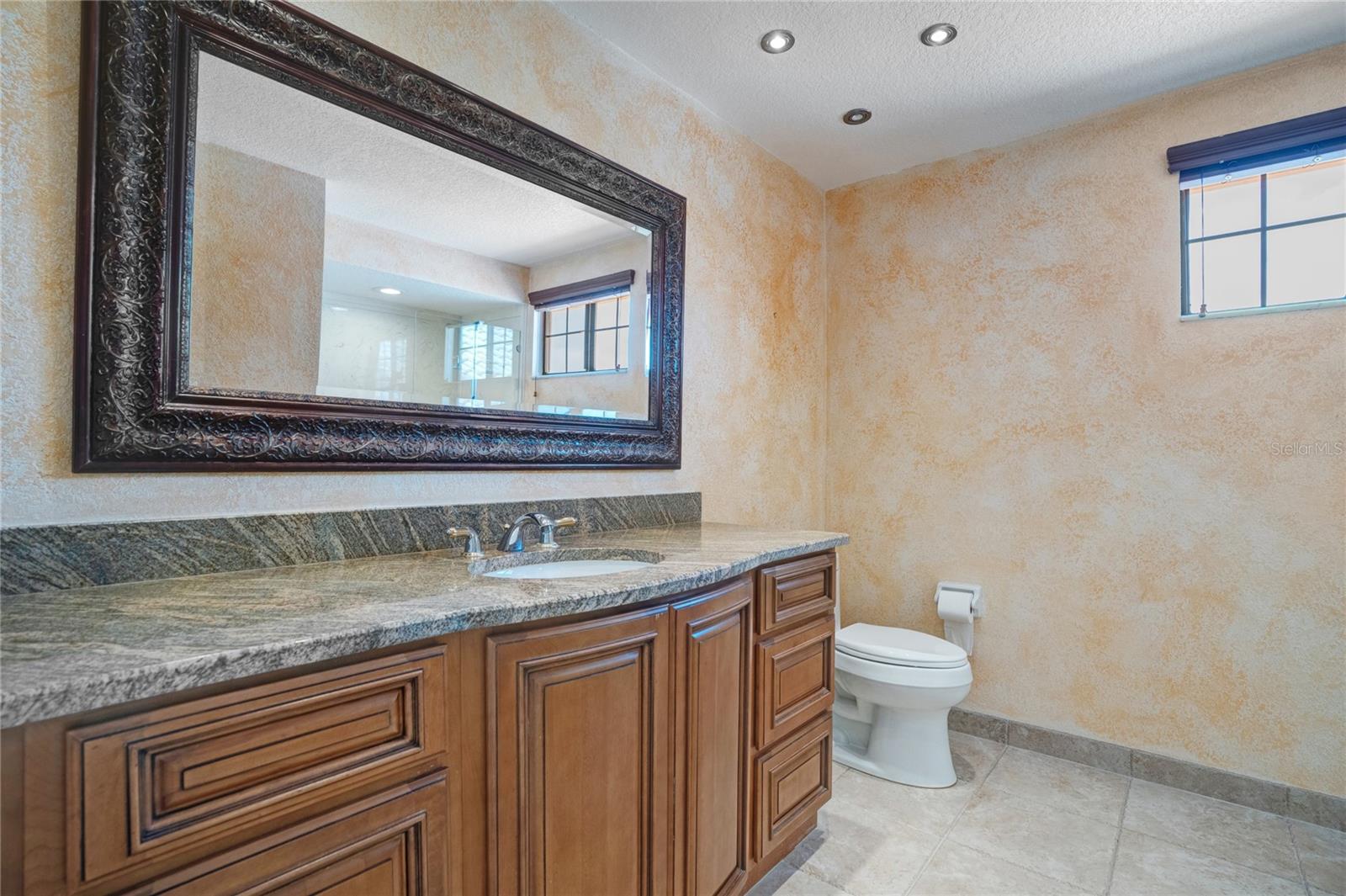 COUNTRY CLUB OF SARASOTA THE - Residential