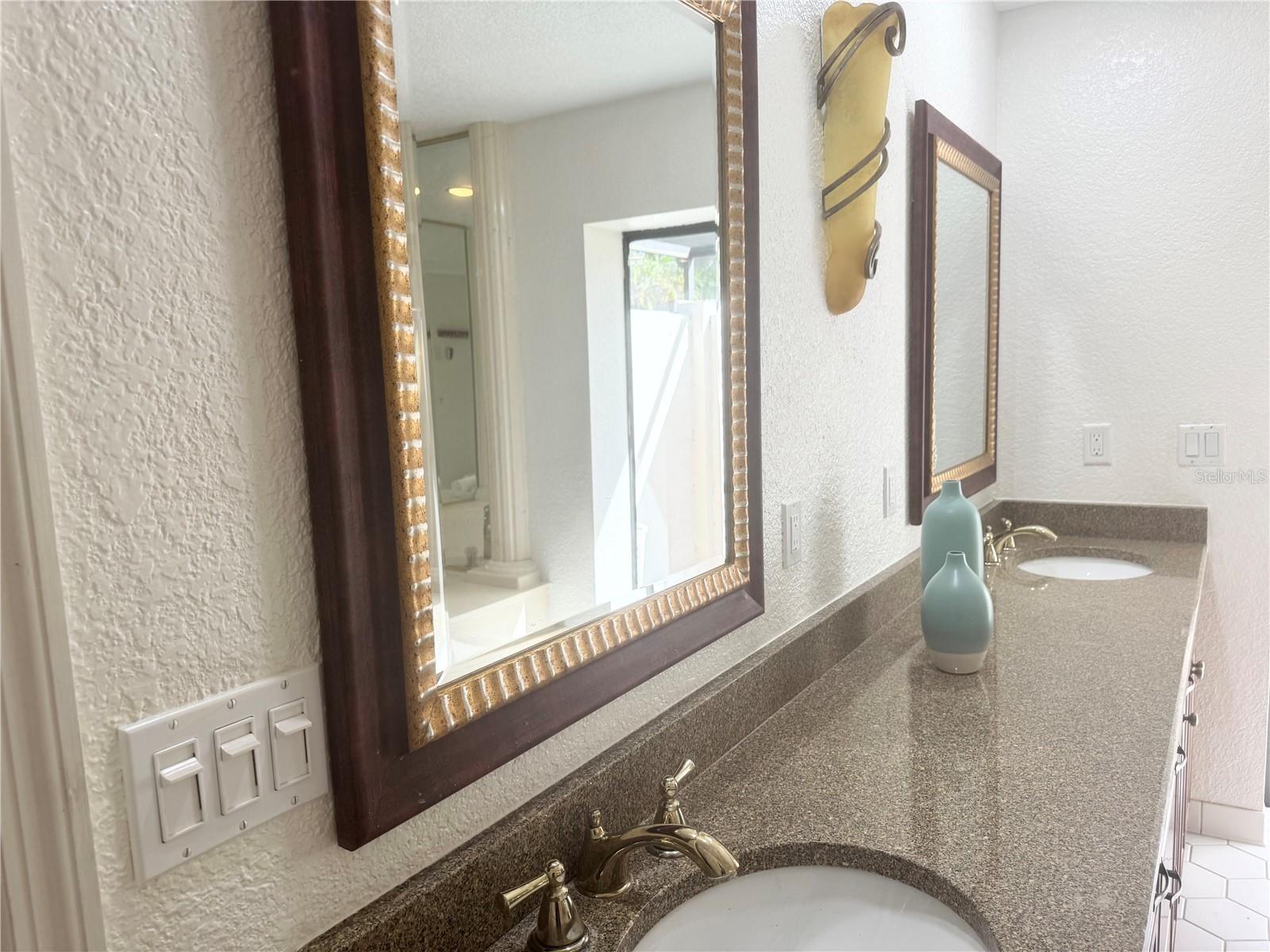 COUNTRY CLUB OF SARASOTA THE - Residential