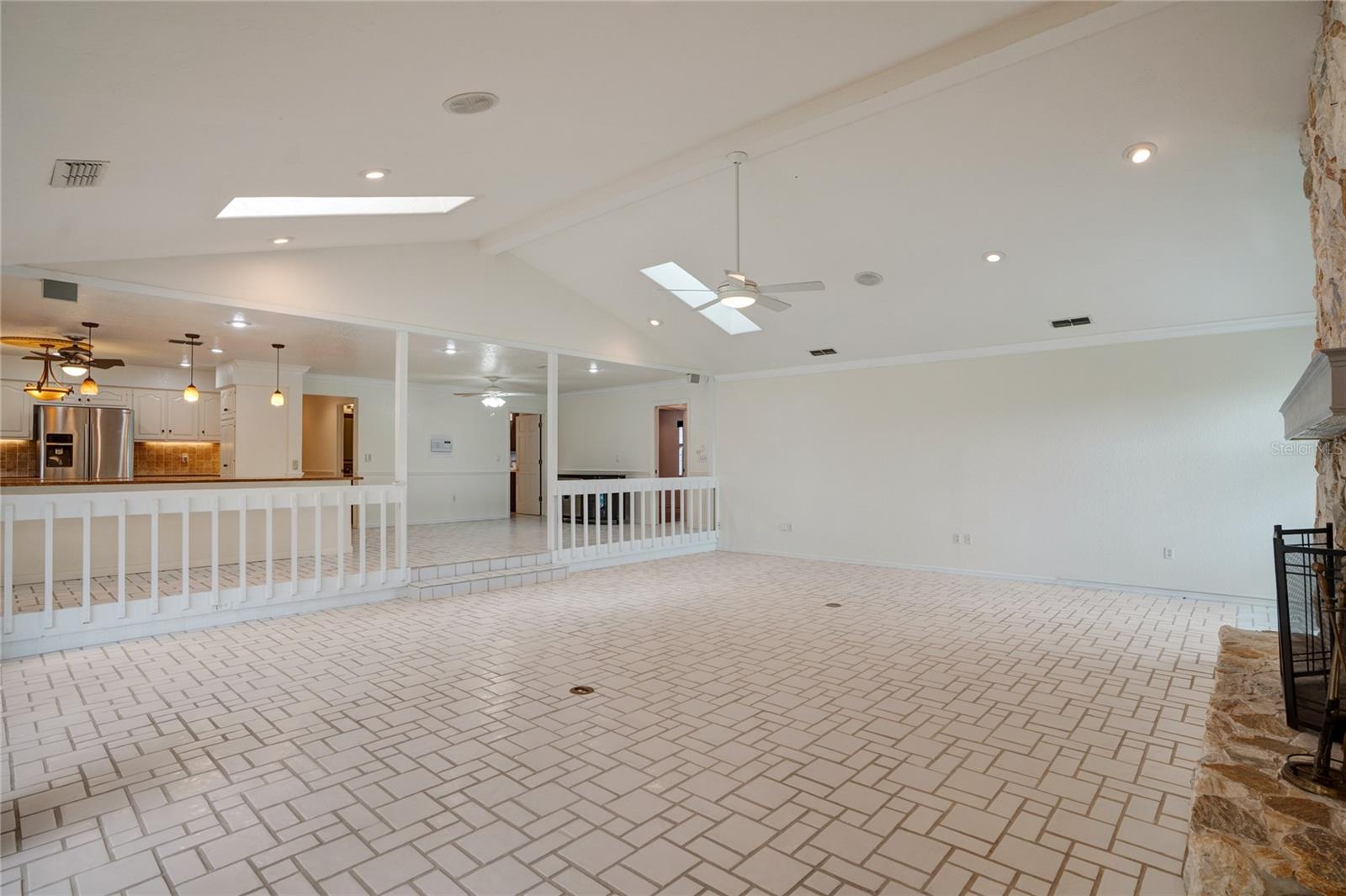 COUNTRY CLUB OF SARASOTA THE - Residential