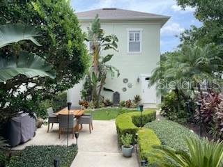 2 BEDROOM 2.5 BATH TOWNHOUSE. ENJOY THE CELEBRATION LIFESTYLE WITH THIS COMFORTABLE TOWNHOUSE. THIS END-UNIT HAS TONS OF LIGHT, LARGE ROOMS AND A HUGE YARD. JUST A BLOCK FROM THE ARTISAN CLUB POOL AND RESTAURANT.