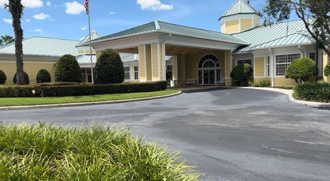 A home in WINTER HAVEN