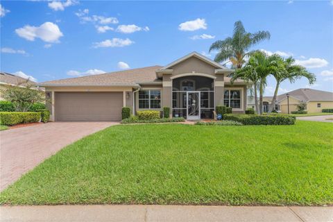 A home in WINTER HAVEN