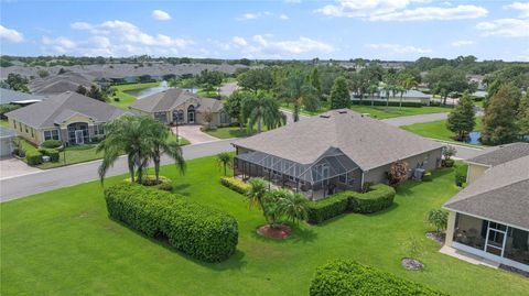 A home in WINTER HAVEN