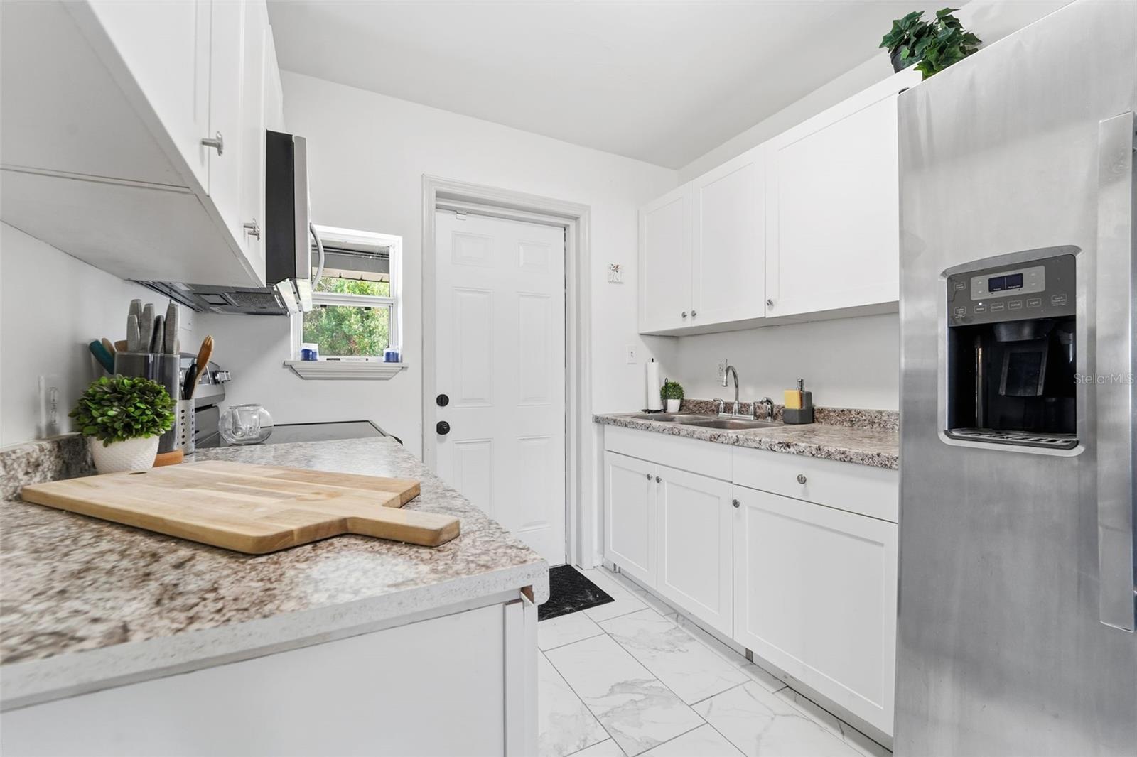 COUNTRY CLUB ESTATES - Residential