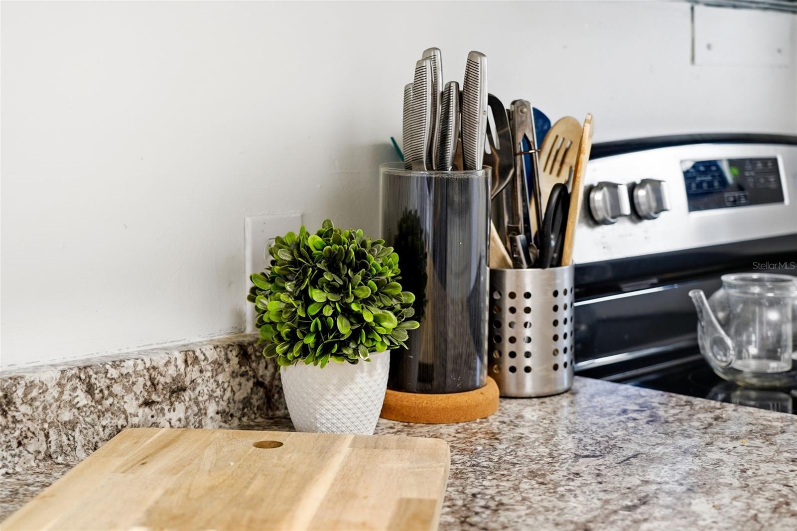 COUNTRY CLUB ESTATES - Residential