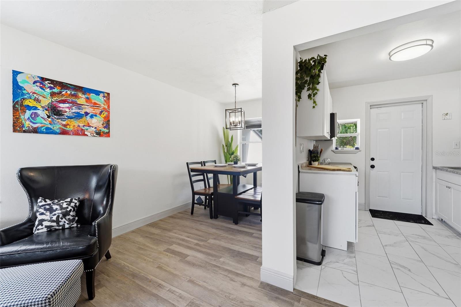 COUNTRY CLUB ESTATES - Residential