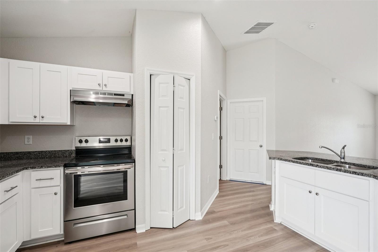 SILVER SPGS SHORES UN 12 - Residential