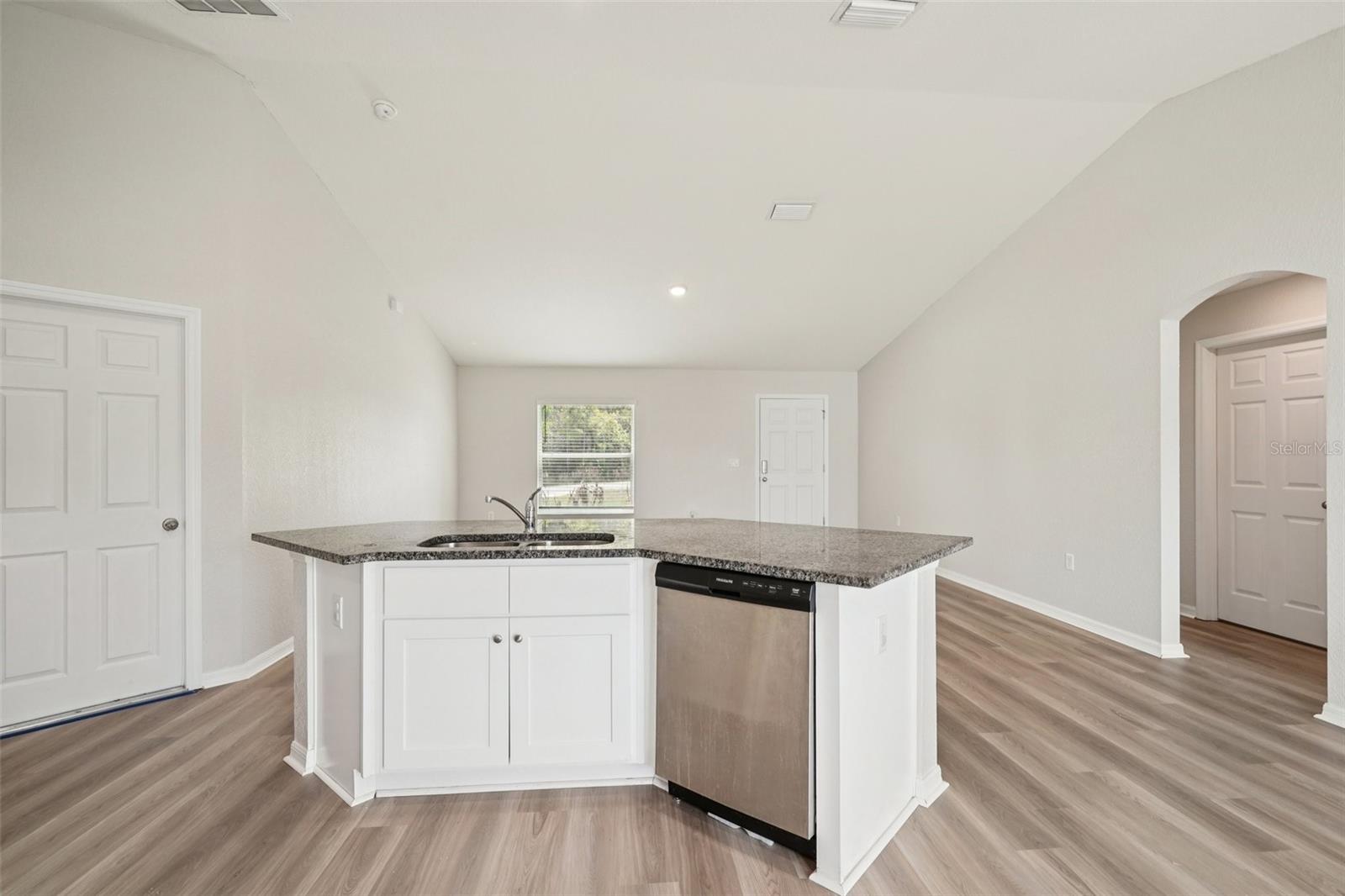 SILVER SPGS SHORES UN 12 - Residential