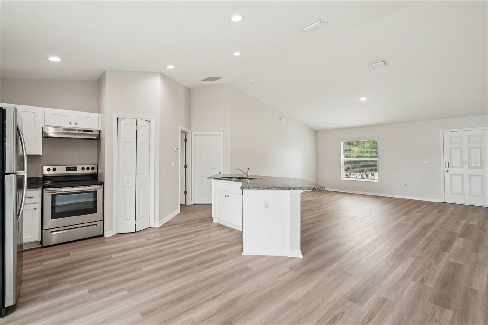 SILVER SPGS SHORES UN 12 - Residential