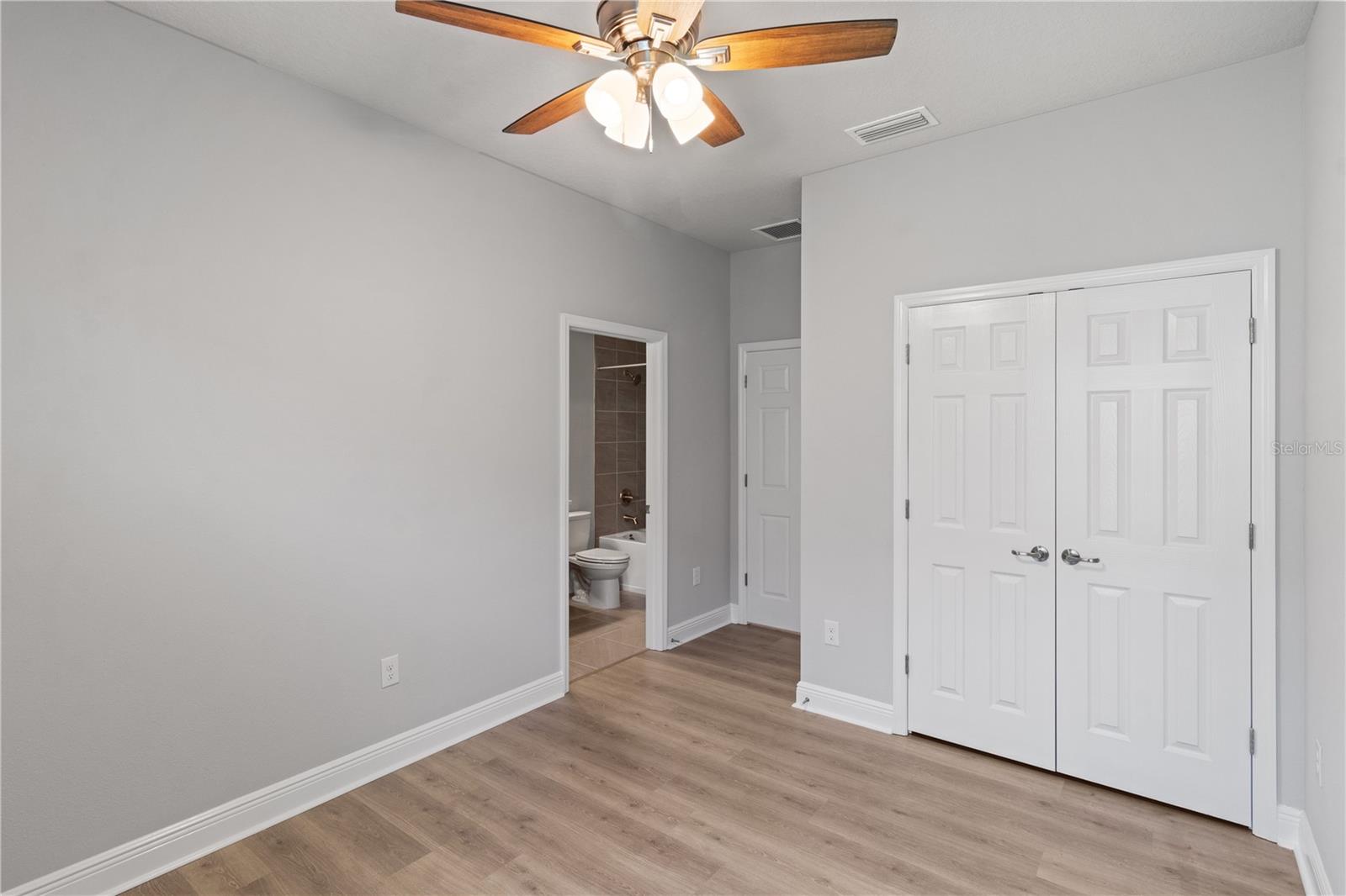 MORGANS GLEN PH IA, IB, IC, IIA & IIB - Residential Lease