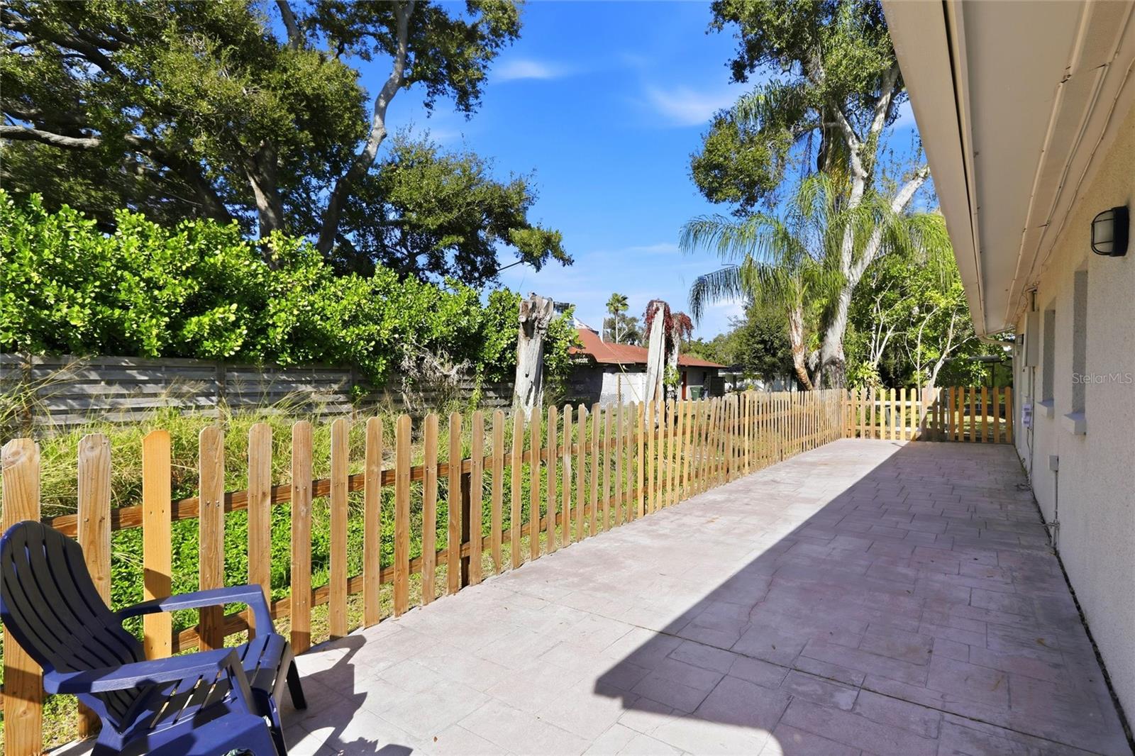 PALM LAKES - Residential