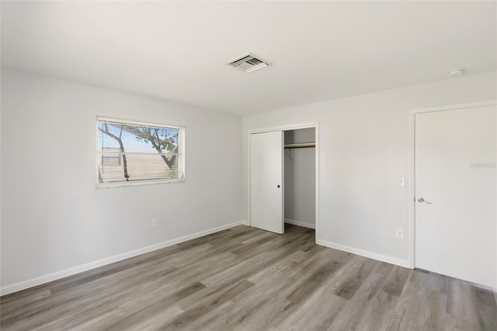 PALM LAKES - Residential