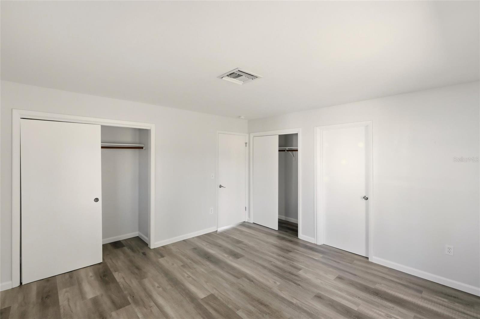 PALM LAKES - Residential