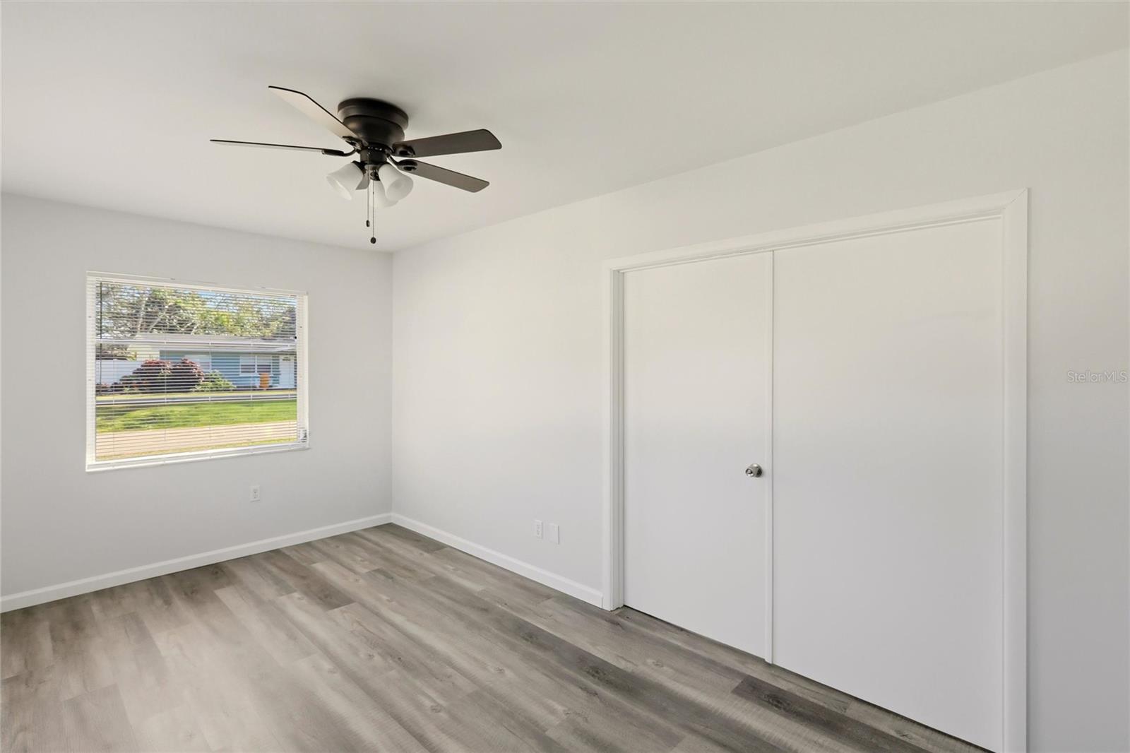 PALM LAKES - Residential