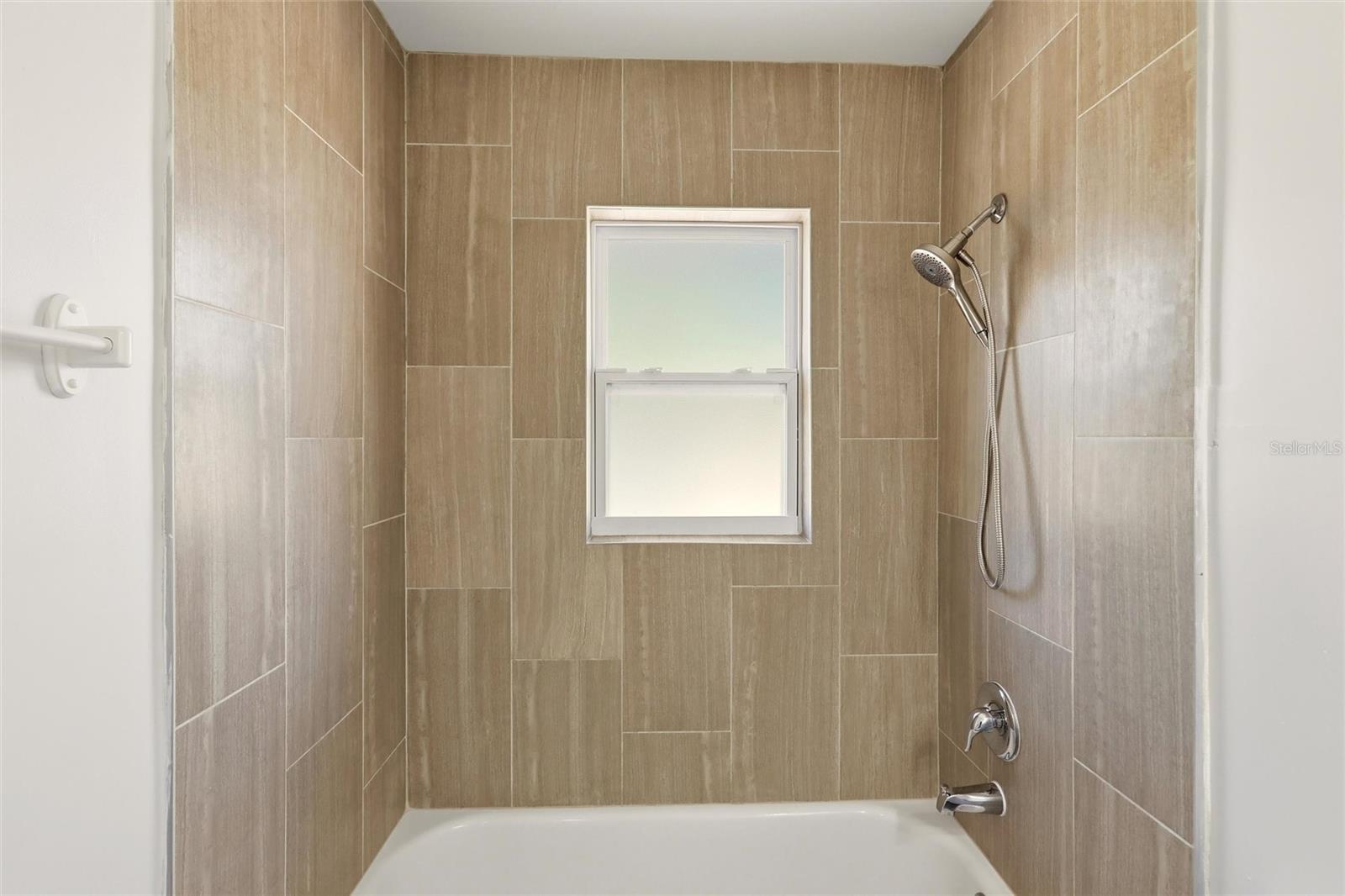 PALM LAKES - Residential