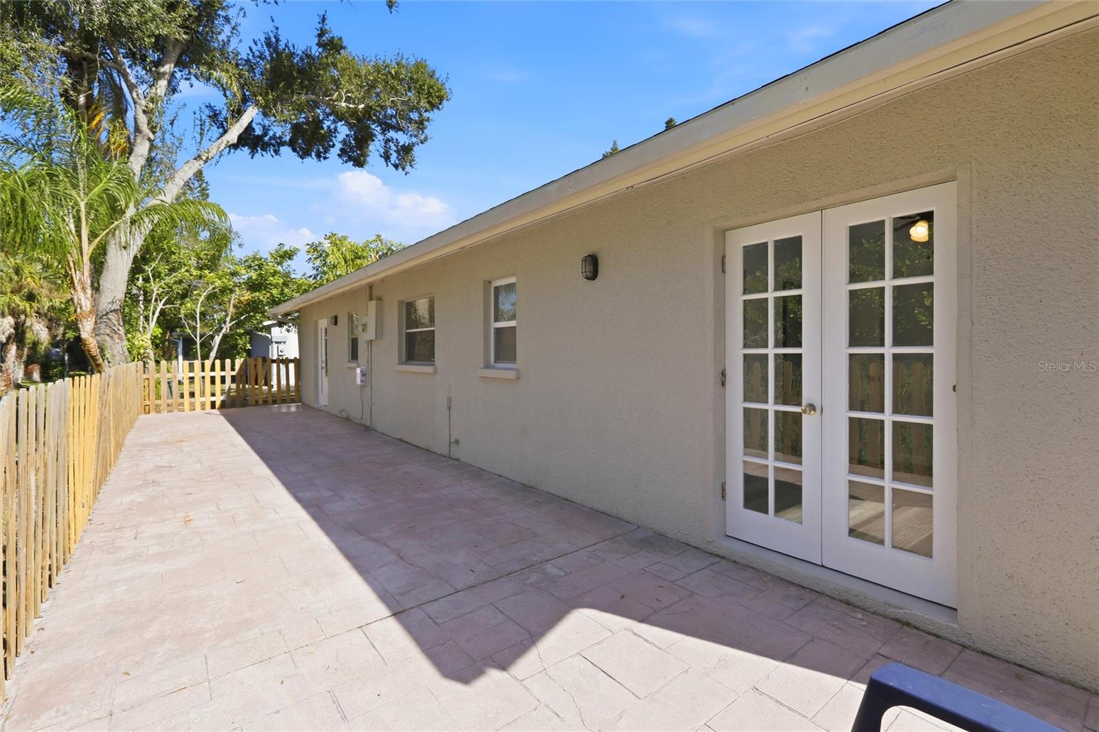 PALM LAKES - Residential