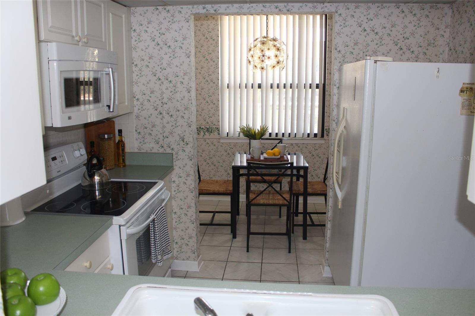 ISLAND TOWERS - Residential