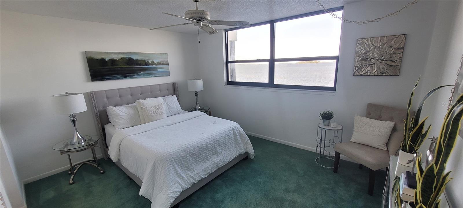 ISLAND TOWERS - Residential