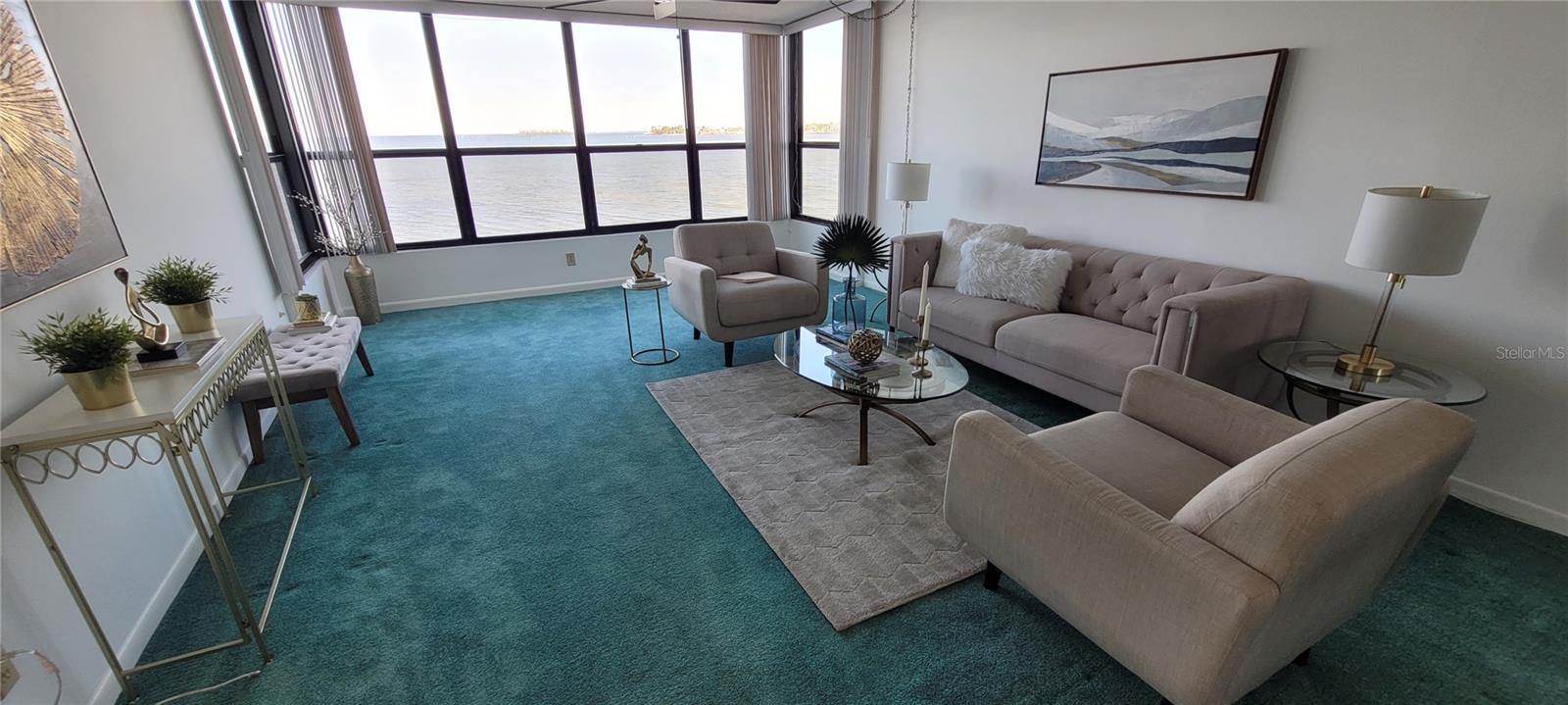 ISLAND TOWERS - Residential