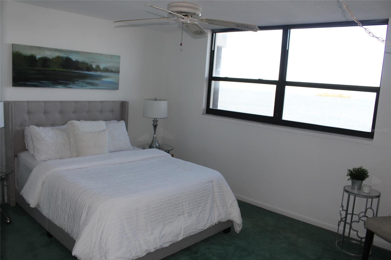 ISLAND TOWERS - Residential