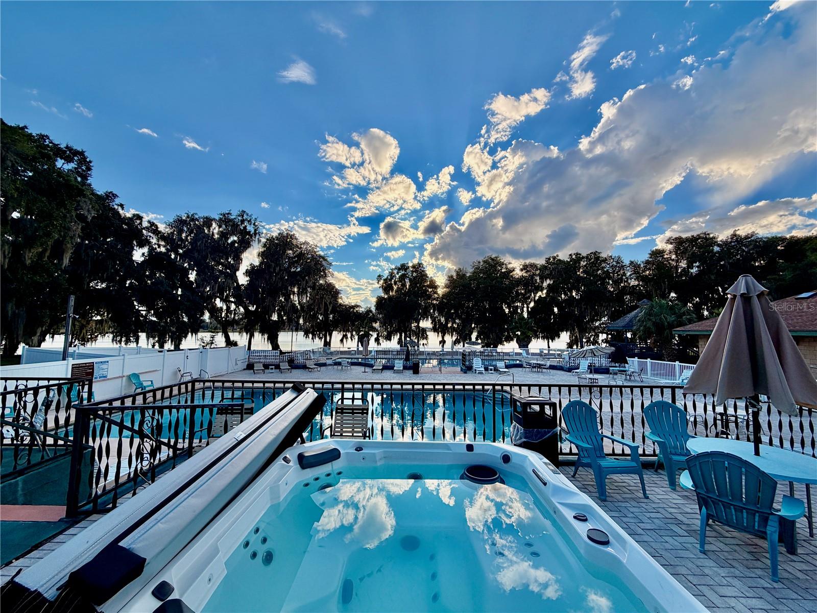 SALT SPRINGS RESORT - Residential