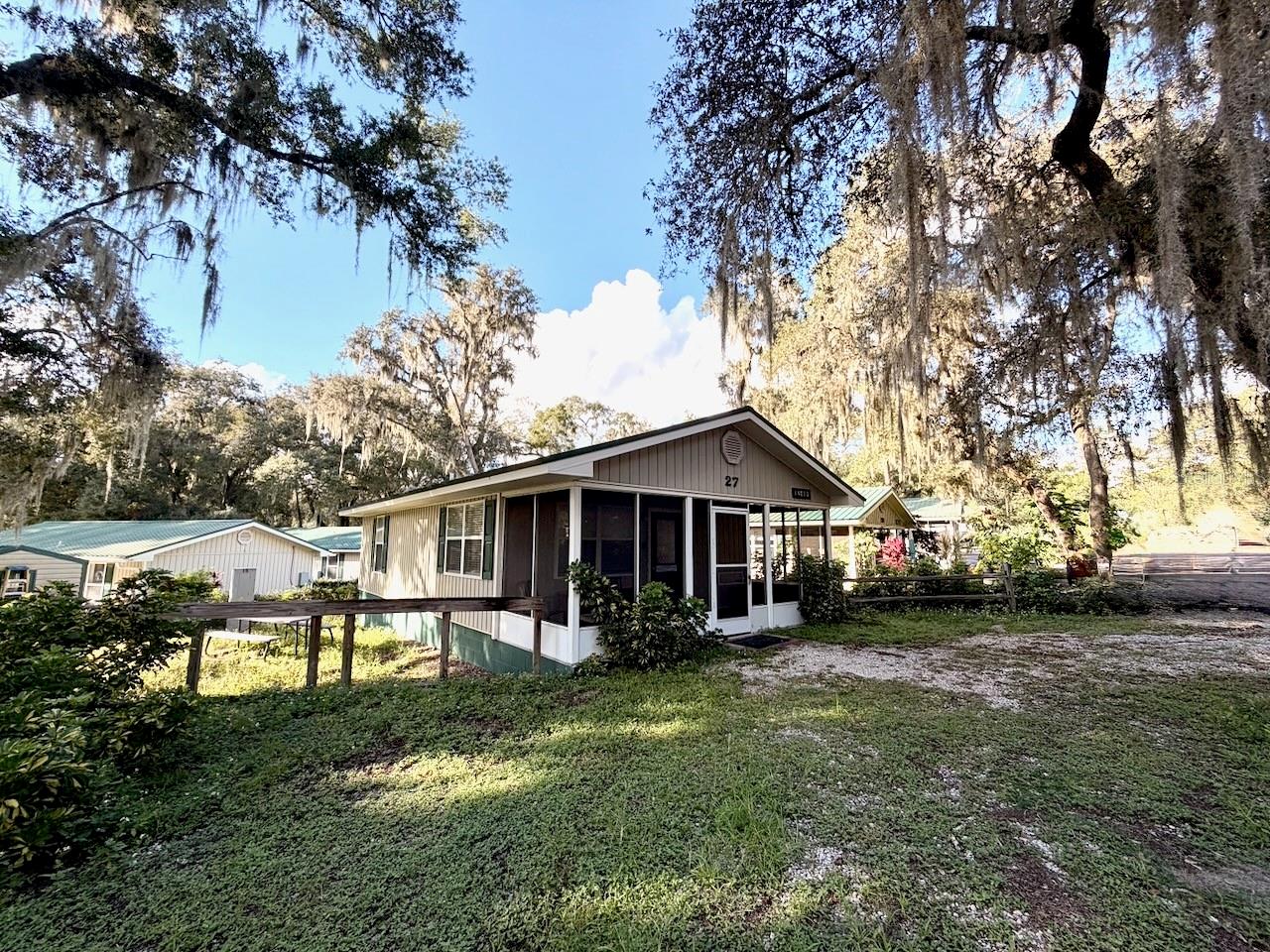 SALT SPRINGS RESORT - Residential