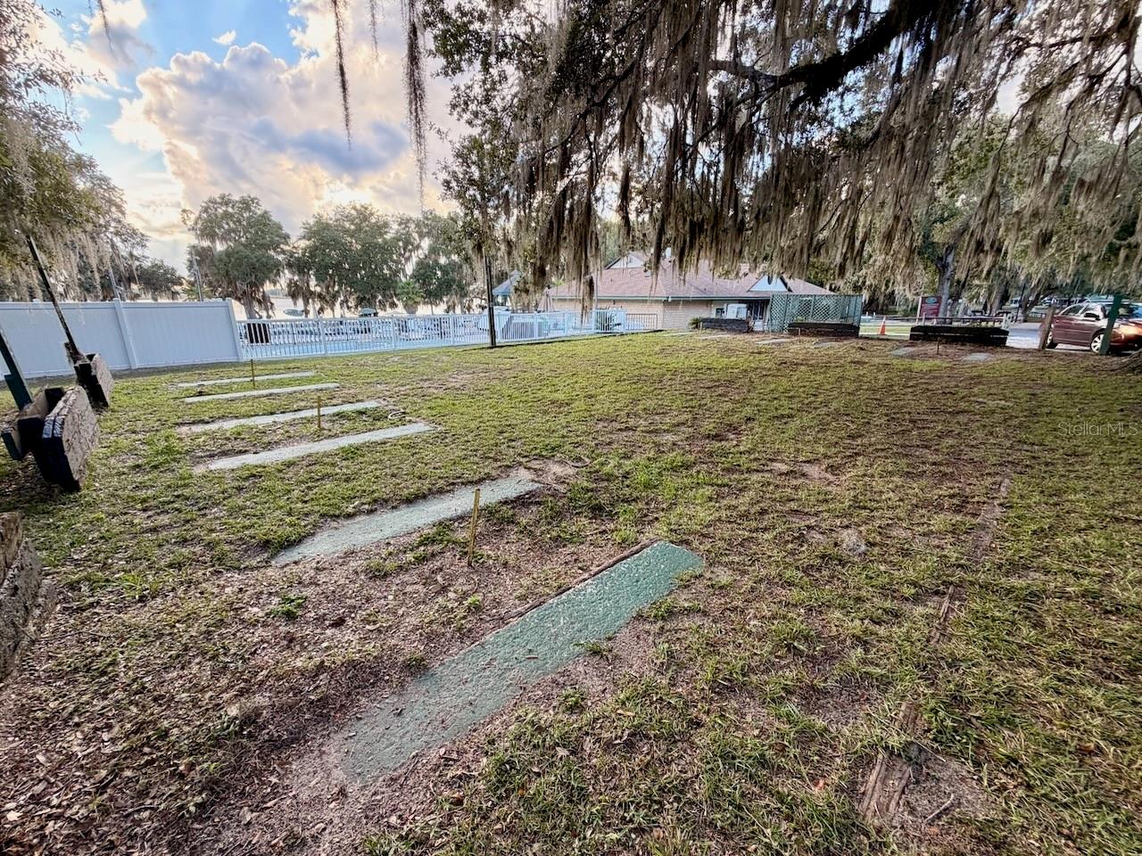 SALT SPRINGS RESORT - Residential