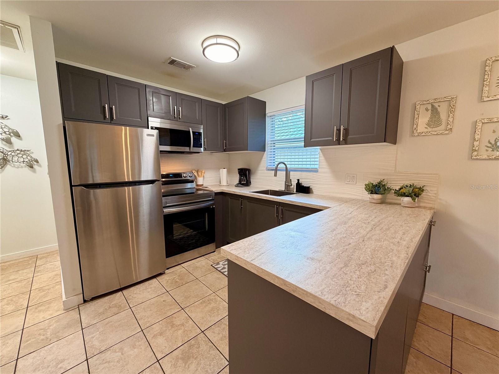 SALT SPRINGS RESORT - Residential