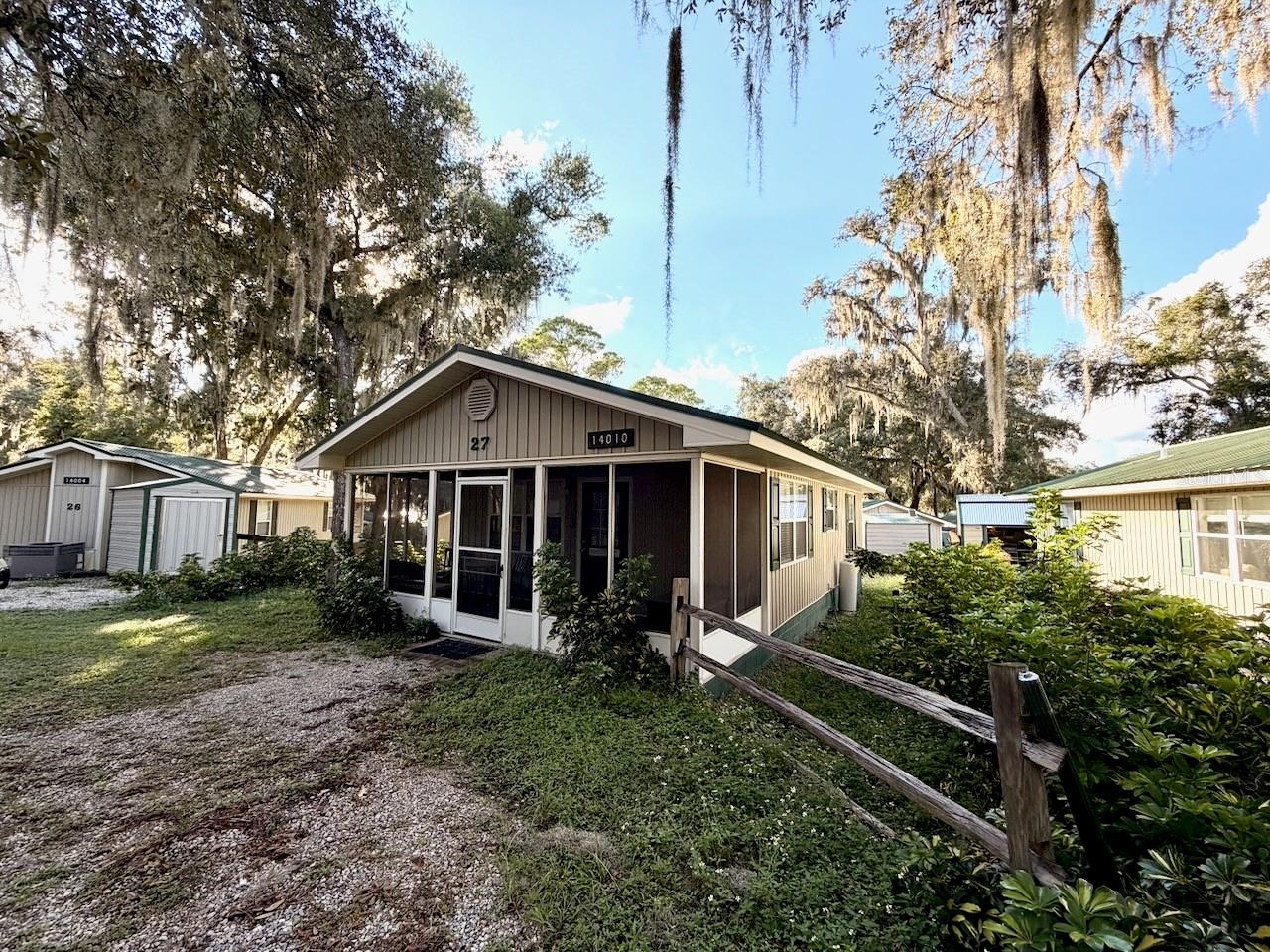 SALT SPRINGS RESORT - Residential