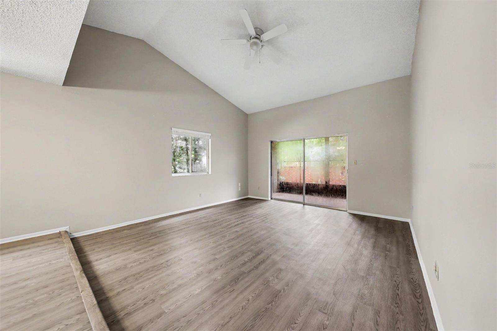 871 BEACH BREEZE DRIVE