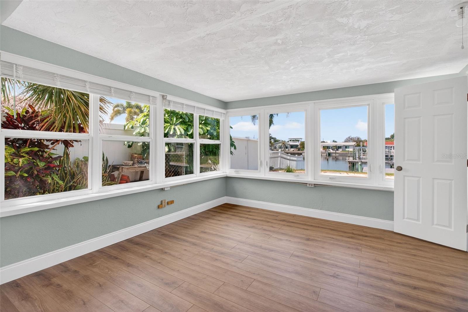 CAPRI ISLE - Residential Lease