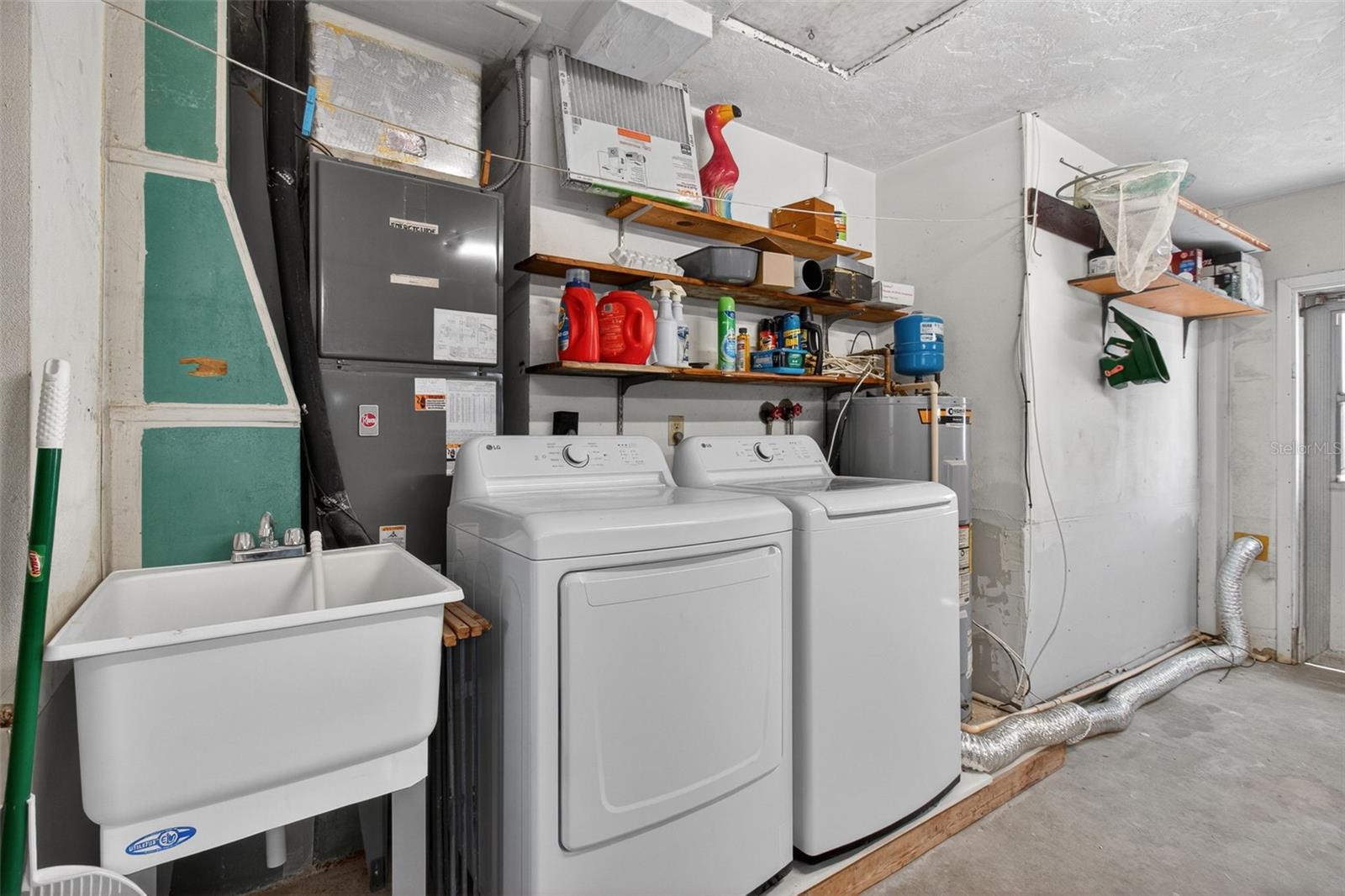 CAPRI ISLE - Residential Lease
