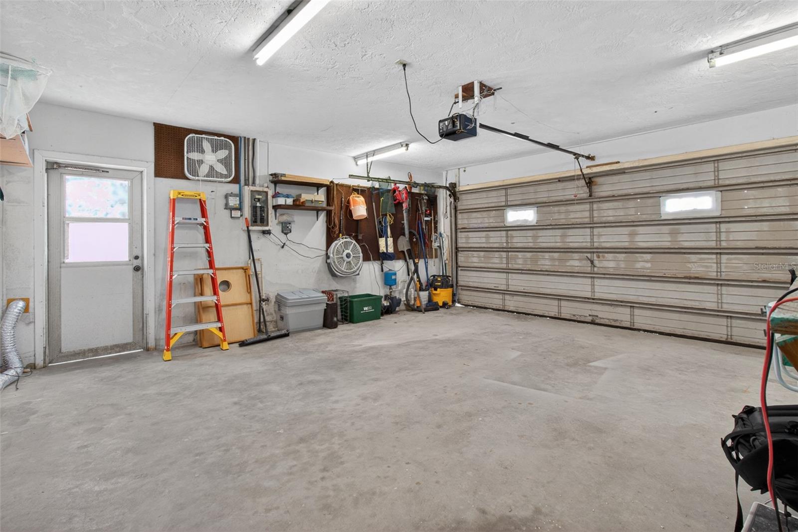 CAPRI ISLE - Residential Lease