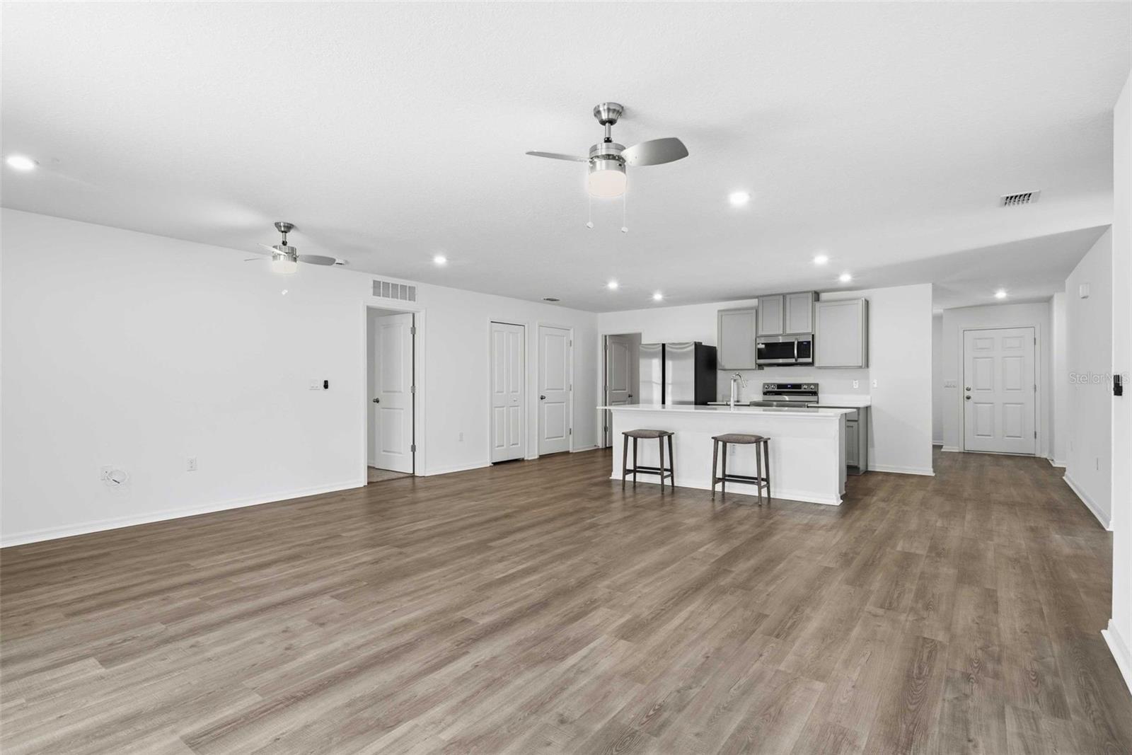 ROYAL HIGHLANDS - Residential