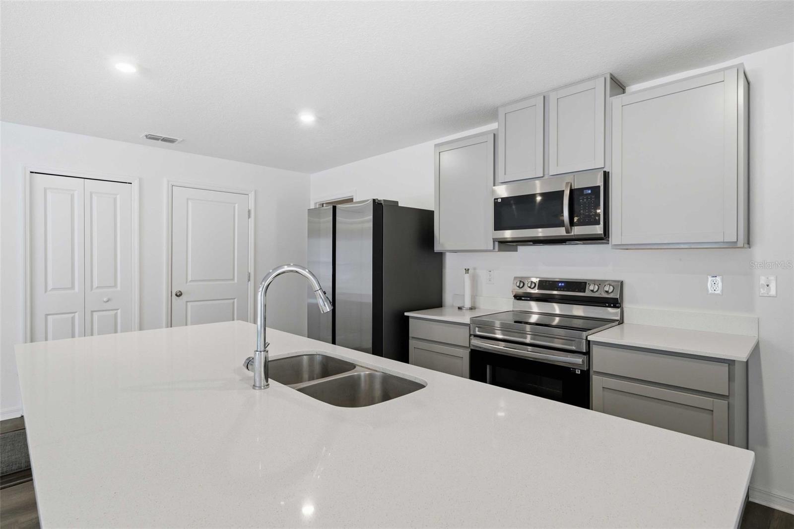 ROYAL HIGHLANDS - Residential